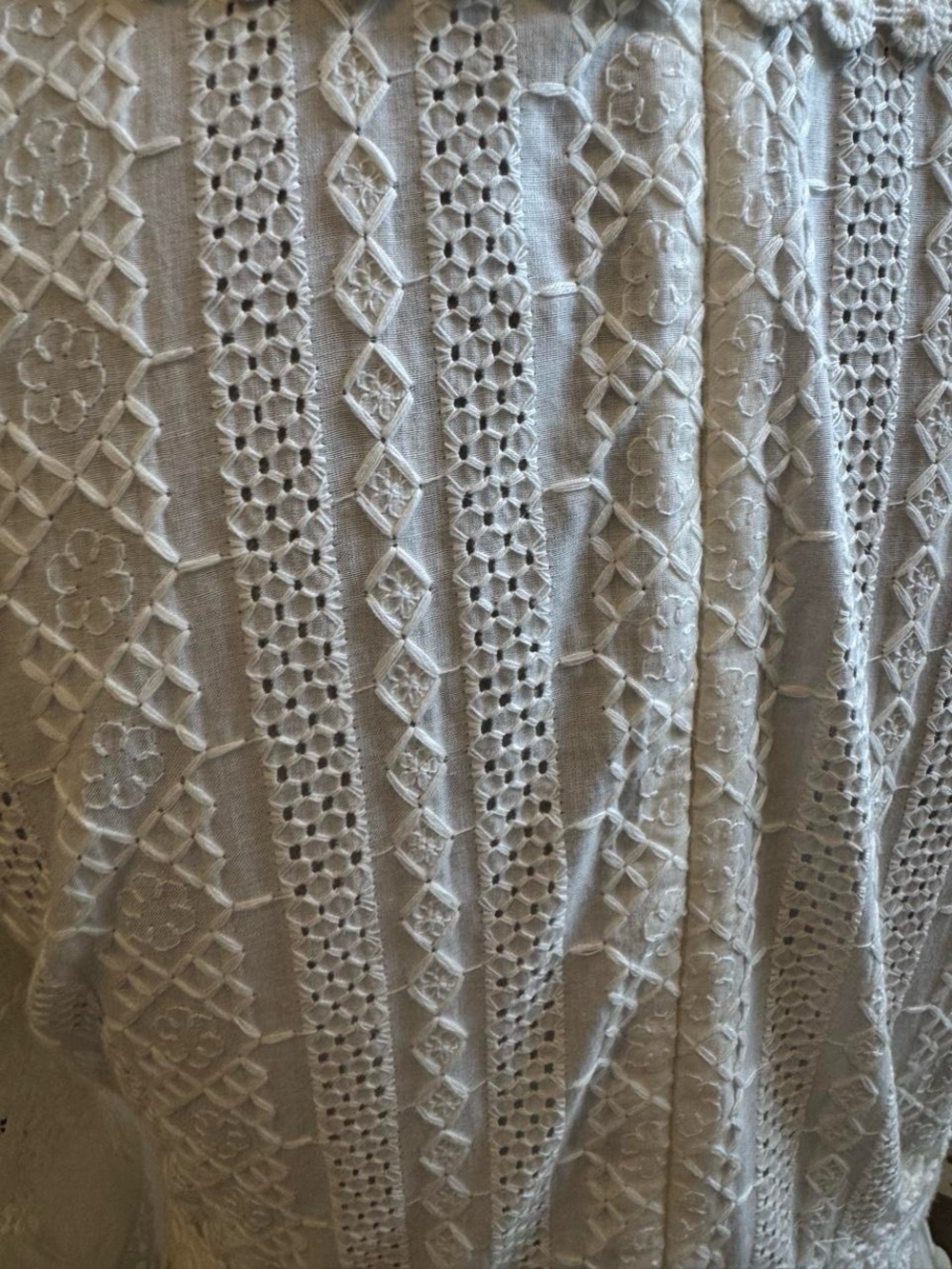 Anna Sui Ivory Lace Midi Dress with Floral Embroidery size 2 - Picture 4 of 8
